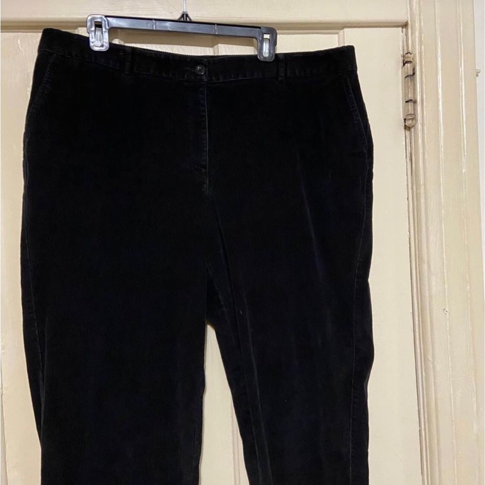 LL Bean Women's Cords Black Straight Leg Favorite Fit Corduroy Pants Sz …